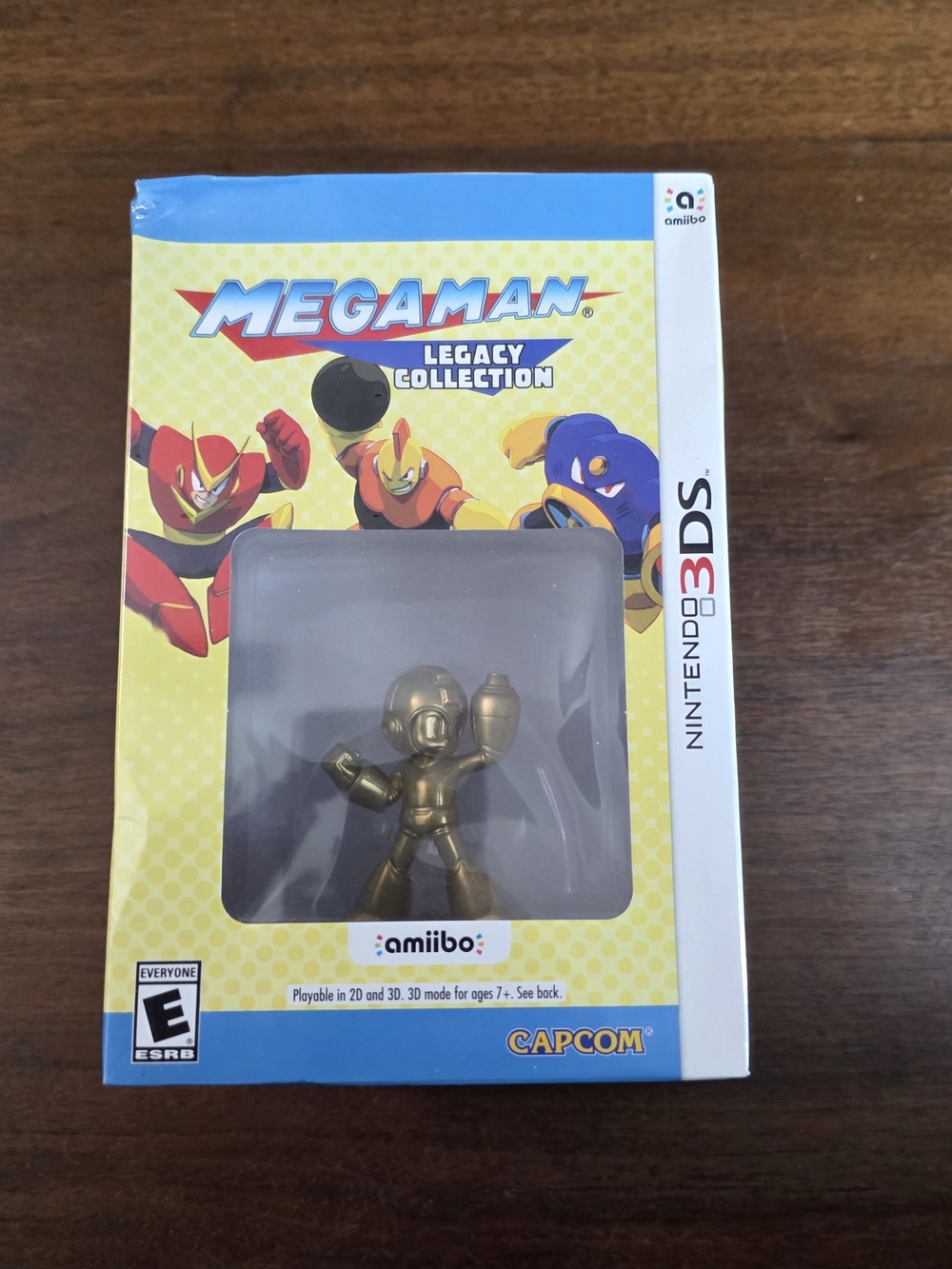🔥 RARE Mega Man Legacy Collection Gold Amiibo Game SEALED / NEW